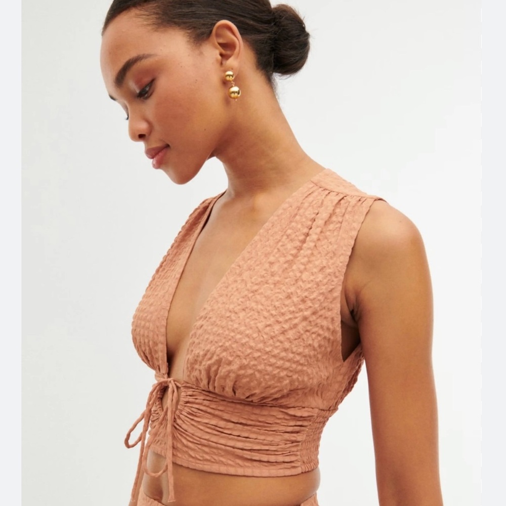Abercrombie & Fitch Tie-Front Crop Top